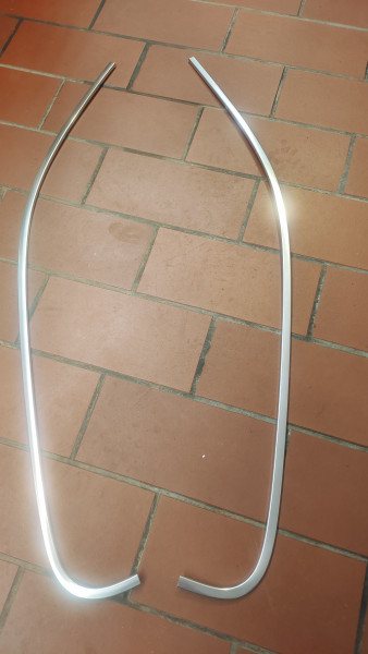 Regenleiste Abdeckleiste hinten Satz links und rechts BMW Baureihe E24 6er Serie NEU!