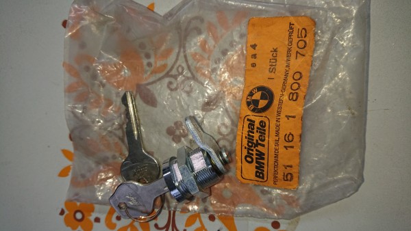 Lock with key for glove box, BMW series E10 15-2002 tii convertible, NEW!