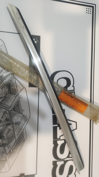 Zierleiste Fensterrahmen links Austellfenster BMW Baureihe E21 315-323i neu NOS!