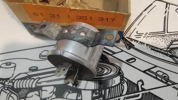 Relais 12 V BMW Baureihen Neue Klasse E10 /02 E3 E9 orig. neu NOS !