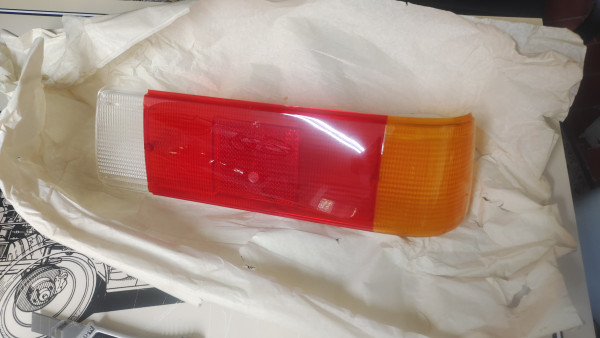 Lichtscheibe Heckleuchte rechts BMW Baureihe E21 ab Bj. 08/79 NOS NEU!