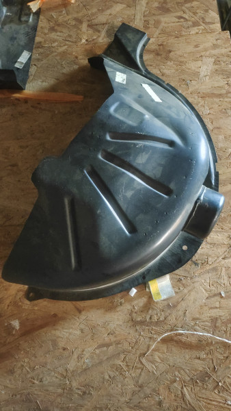 Radhaus hinten rechts BMW Baureihe E21 315 - 323i ab. 07/76 neu NOS !
