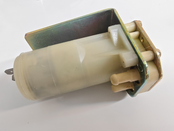Scheibenwaschpumpe BMW Baureihen E21 E12 M1 orig. NOS NEU!