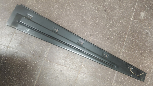 Schliessblech rechts BMW Baureihe Neue Klasse 1500 - 2000 Tilix Tii neu Orig. NOS!