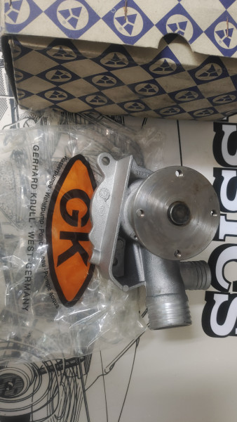 Wasserpume BMW Baureihe E12 E21 Motor M20 neu NOS !